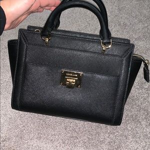 Black Michael kors crossbody